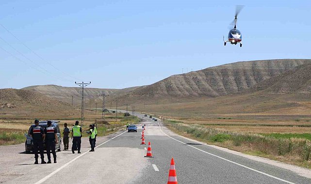 Bayram tatilinde araçlar "cayrokopter" ile denetlendi