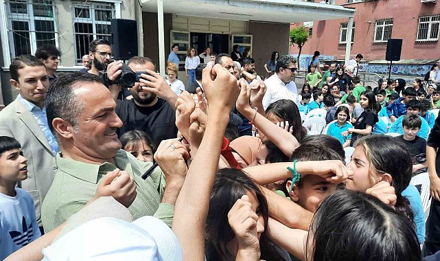 Beyoğlu'nda 'Atık Toplama Kampanyası'na katılan öğrenciler ödüllendirildi