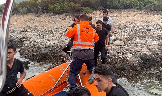 Bodrum'da 9 düzensiz göçmen kurtarıldı
