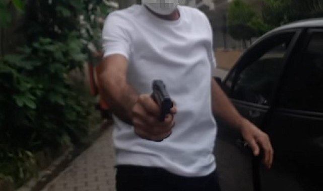 Boşanma aşamasındaki eşine silah çekti