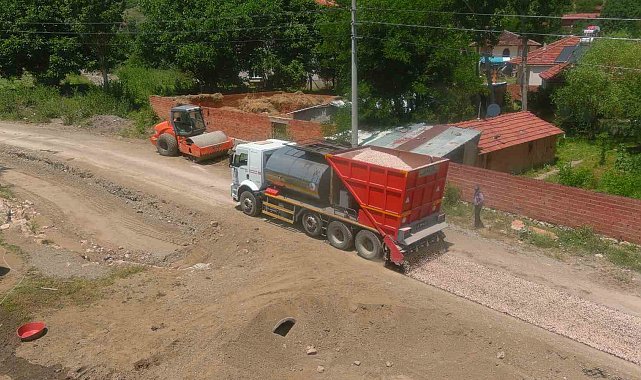 Bozüyük'te yol düzenleme çalışmaları devam ediyor