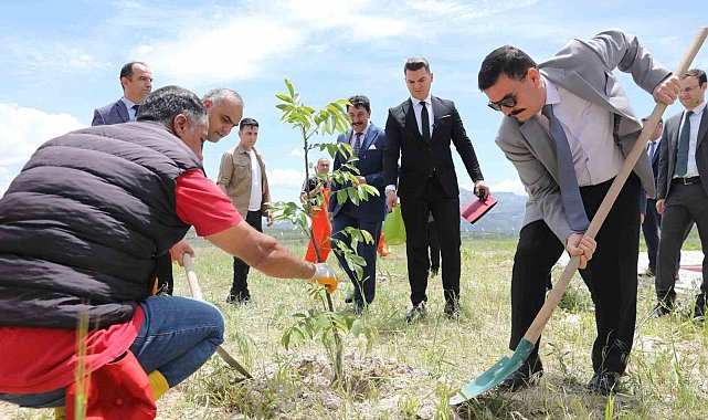 Burdur'da yeni cezaevi kampüsünde fidan dikim etkinliği düzenlendi