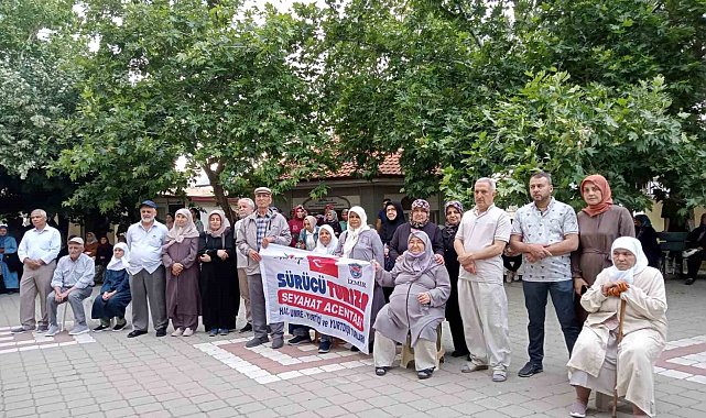 Burhaniye'de hacı adayları uğurlandı
