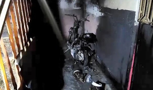 Bursa İnegöl'de park halindeki motosiklet yandı