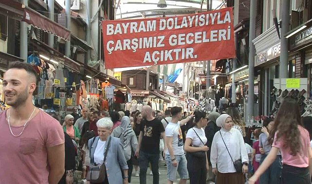 Bursa tarihi Kapalı Çarşı'da bayram yoğunluğu başladı