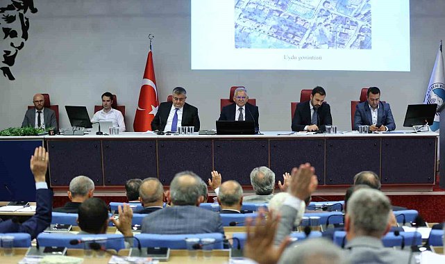 Büyükşehir Meclisi'nden depremde hasar alan Adıyaman Belediyesi'ne hibe desteği
