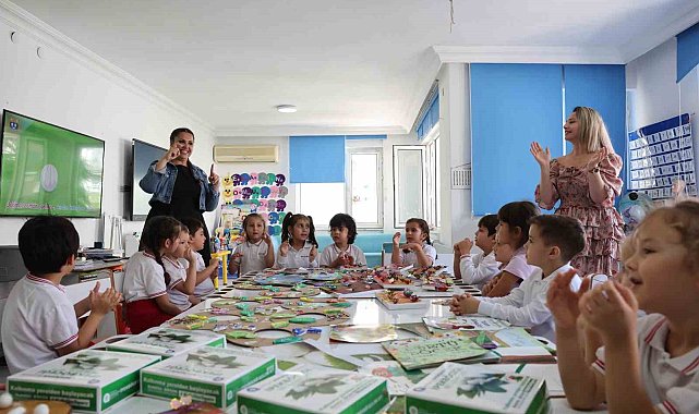 Büyükşehir'den okullara ipekböceği besleme seti