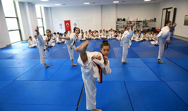 Denizli'de 23 ayrı branşta 25 bin kursiyere spor imkanı