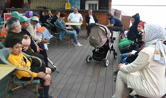 Depremzede özel bireyler Samsunum 1 gemisi ile deniz turu yaptı