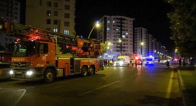 Diyarbakır'da 2 otomobil markete daldı: 1 ölü, 5 yaralı