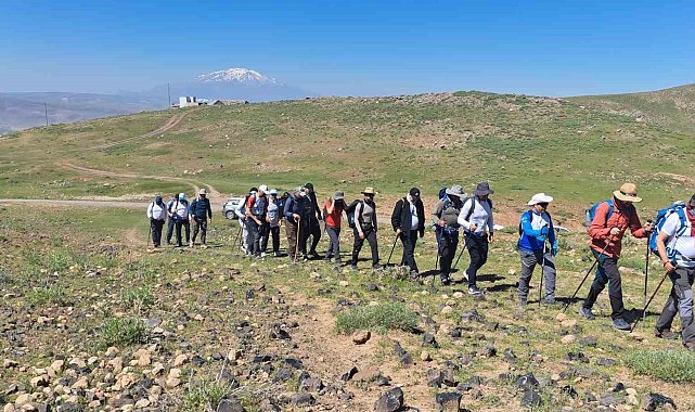 Doğaseverlerden Meydan Gölü ve Gürgür Baba Tepesi'ne yürüyüş