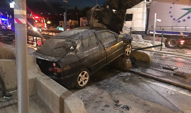 Edirne'de gişelere çarpan alkolü sürücünün otomobili alev alev yandı
