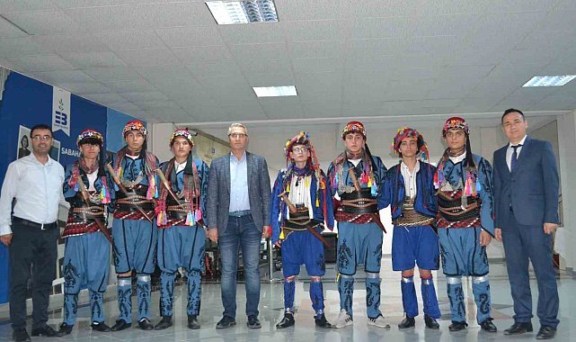 Edremit'te Halk Eğitimi Merkezinden öğrenme şenliği