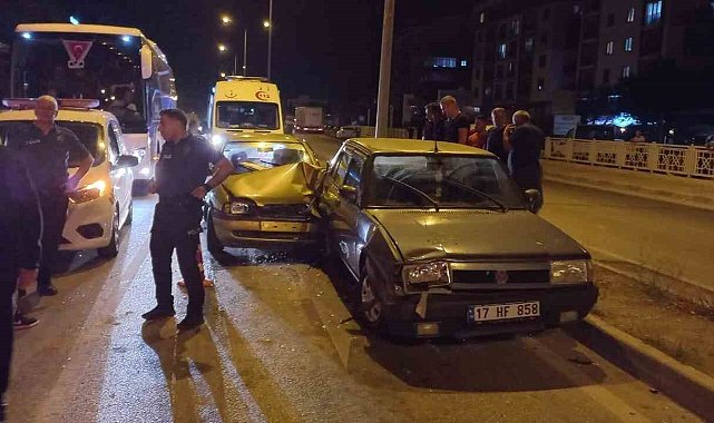 Ezine'de zincirleme trafik kazası