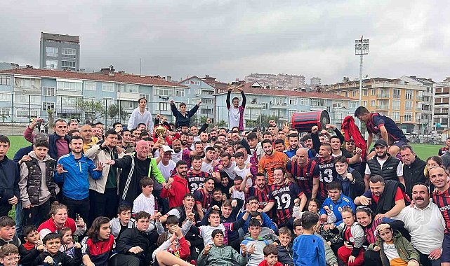 Filyos Ateşspor şampiyonluğu taraftar ile beraber yaşadı