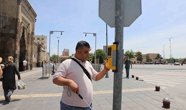 Görme engellilerin hayatını kolaylaştıran uygulama: Erişilebilir Yaya Butonları