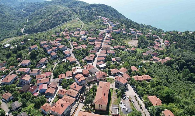 Harabeye dönen madenci lojmanları satılmayı bekliyor