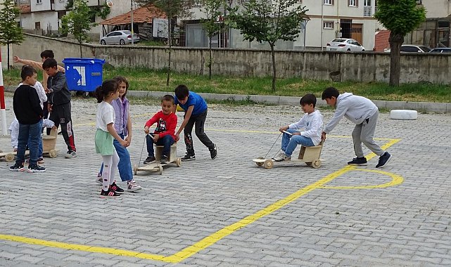 Hisarcık'ta unutulmaya yüz tutan eski oyunlar hayat buldu