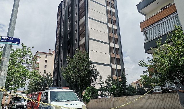 İnşaat halindeki binanın yalıtım malzemeleri yandı