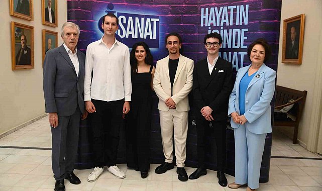 İş Sanat'ın Parlayan Yıldızları Ödüllerini aldı