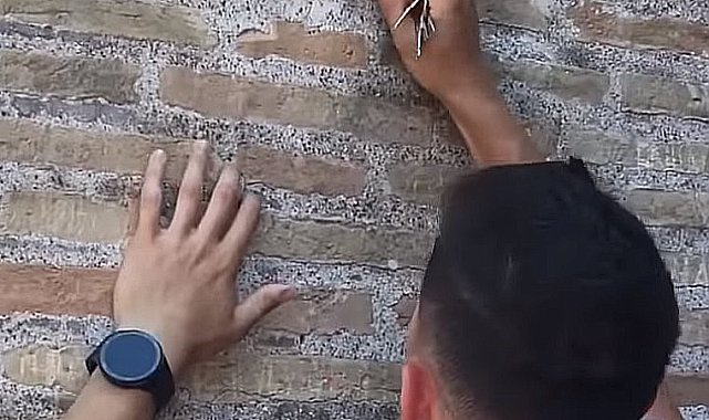 İtalya'da Kolezyum'a isim kazıyan turist aranıyor