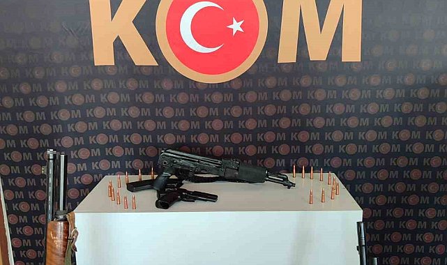 Kahramanmaraş'ta silah kaçakçılığı operasyonu: Biri Kalaşnikof 4 silah ele geçirildi