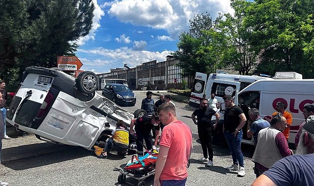 Kamyonetin çarptığı kurye aracı takla attı, o anlar kamera