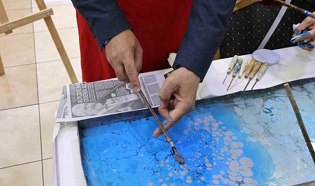Kaymakam Rüstemoğlu ve Başkan Şimşek'ten ebru gösterisi