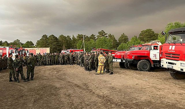 Kazakistan'daki yangın bölgesine takviye ekip ve asker gönderildi