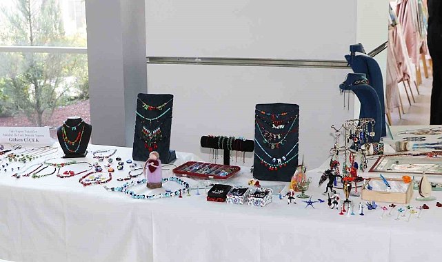 Kırşehir'de Halk Eğitim Merkezi kursiyerlerinin bir yıllık emeği sergilendi