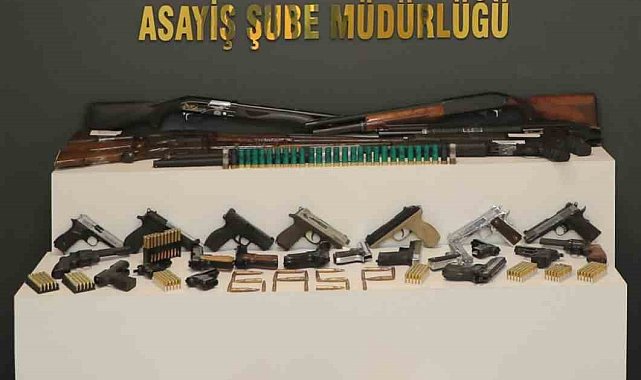 Kurusıkı tabancaların namlularına değiştirip gerçek tabancaya dönüştüren silah tacirlerine eş zamanı operasyon
