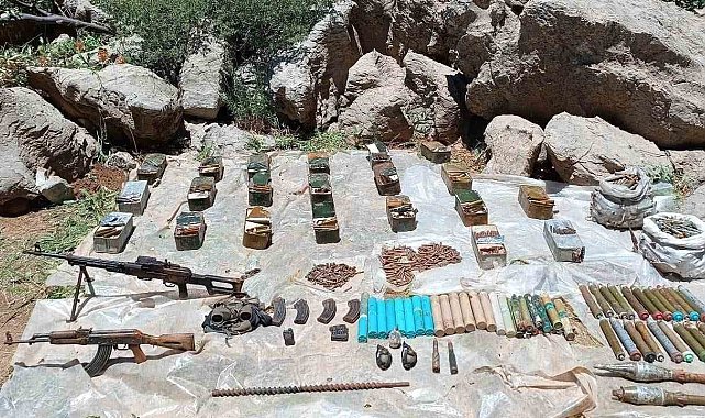 Mehmetçik Irak'ın kuzeyinde teröristlere ait çok sayıda silah ve mühimmat ele geçirdi
