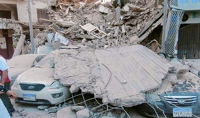 Mısır'da 13 katlı bina çöktü