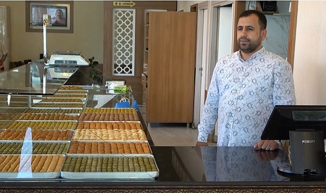 Muş'ta bayram tatlıları tezgahları süsledi