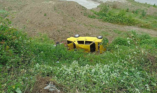 Otomobil sürücüsü nehre düşmekten son anda kurtuldu