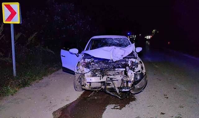 Otomobille çarpışan motosikletin sürücüsü öldü, yakınları otomobil sürücüsünü linç etmek istedi