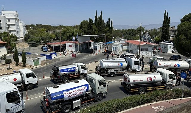 Rum akaryakıt istasyonları KKTC'den yakıt alınmasını protesto etti