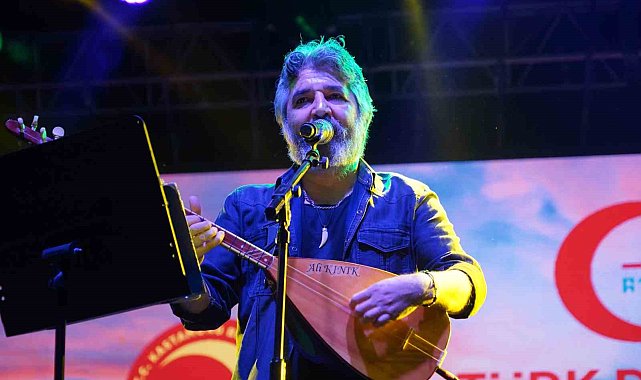 Sanatçı Ali Kınık'tan Melek Mosso'ya gönderme: "Söyler misiniz, bu ülkede sanatçının özgür olmadığı hangi alan var"