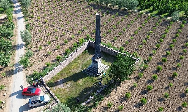 Şeftali bahçesinin tam ortasında 2 bin yıllık tarih