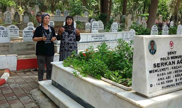 Şehitlik ve mezarlıkta hüzünlü bayram arifesi