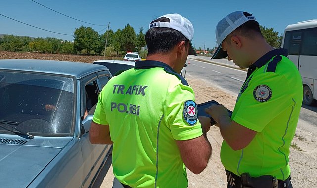 Şuhut'ta polis ve jandarmadan trafik denetimi