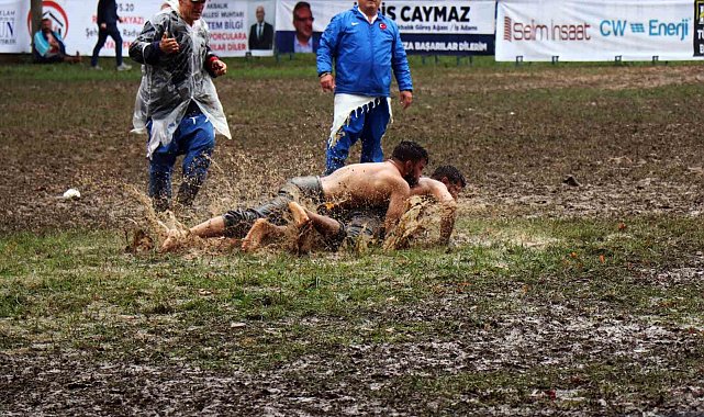 Tarihi Akyazı Akbalık Yağlı Güreşleri'nde başpehlivan Serdar Yıldırım oldu