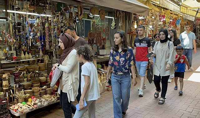Tarihi ilçe Amasra, nüfusunun 10 katı ziyaretçi ağırlıyor