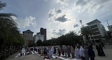 Tayland'da Kurban Bayramı namazı kılındı