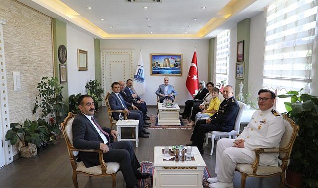 TBMM Başkanı Kurtulmuş, Çanakkale Valisi Aktaş'ı ziyaret etti