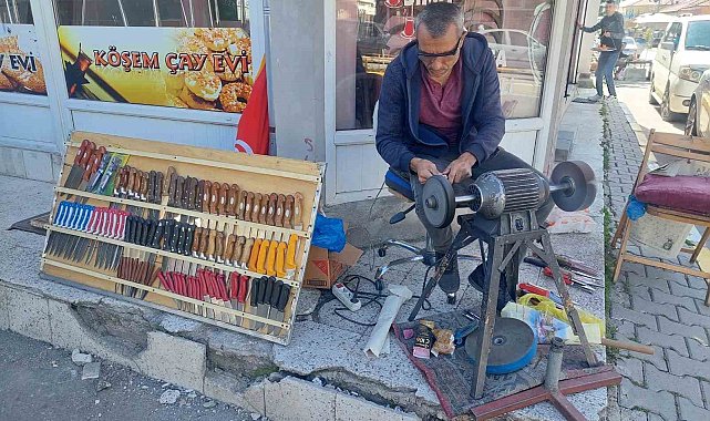 Tomarza'da bıçak bileyicileri iş başında