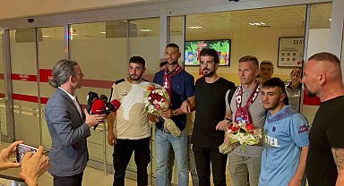 Trabzonspor'un yeni transferleri Orsic ve Fernandez'e coşkulu karşılama