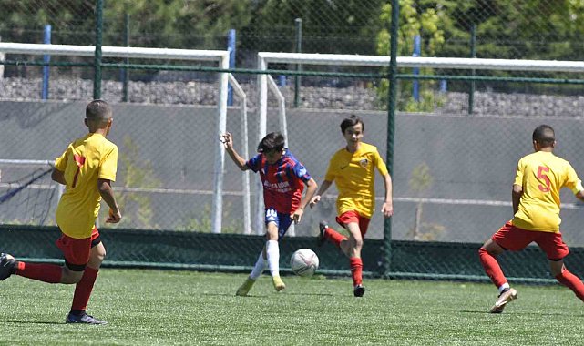 U13 Liginde şampiyon Kayserispor oldu