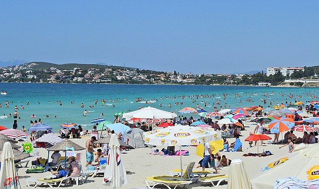 Ünlü tatil merkezi Çeşme'ye bayramda 1 milyon kişi bekleniyor