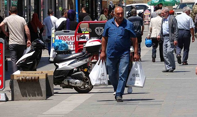 Yozgat'ta Kurban Bayramı öncesi alışveriş yoğunluğu yaşanıyor